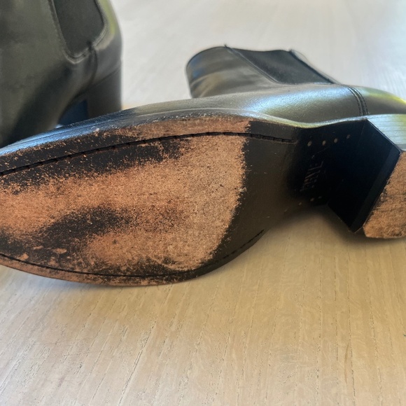 FRYE Dara Black Leather Chelsea Booties Stacked Heel 6.5 - Picture 4 of 7